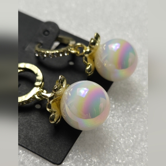 Elegant Gold and White Fuax Pearl Drop Earrings - Picture 9 of 16